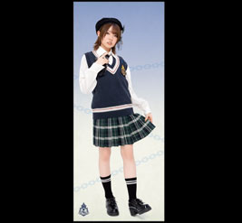 等身大タペストリー　制服Ver.／峯田茉優